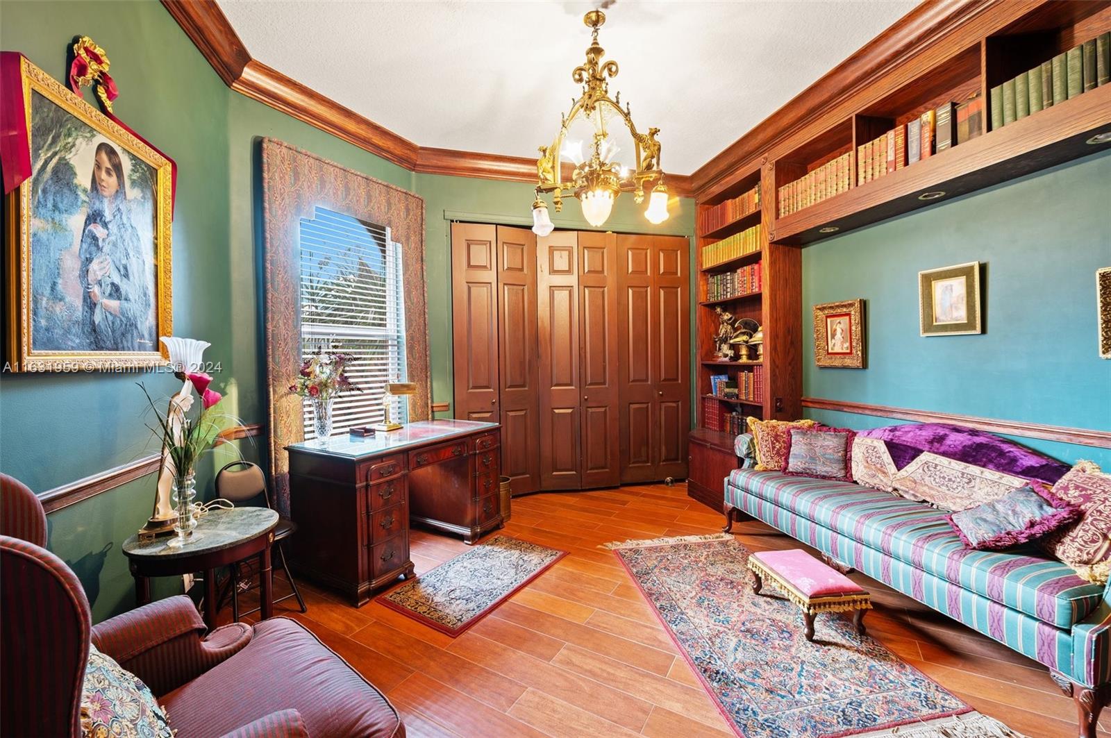 ISLAND WAY - Residential