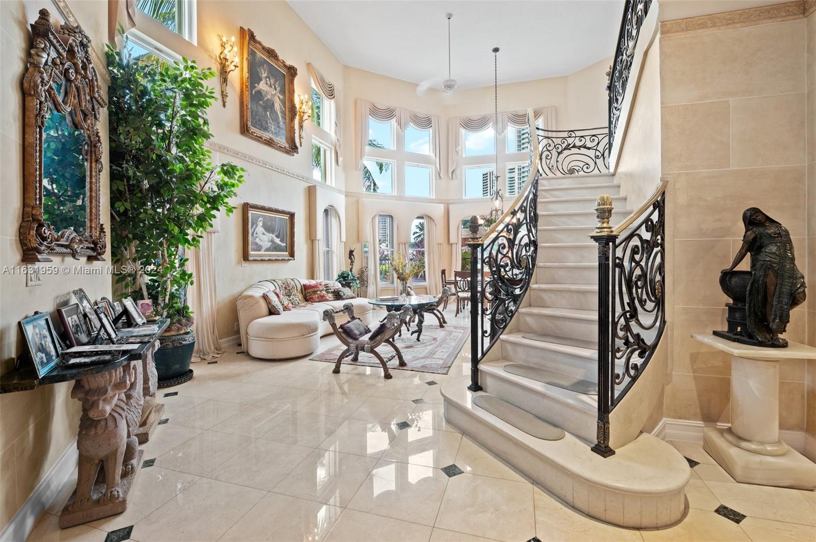 ISLAND WAY - Residential