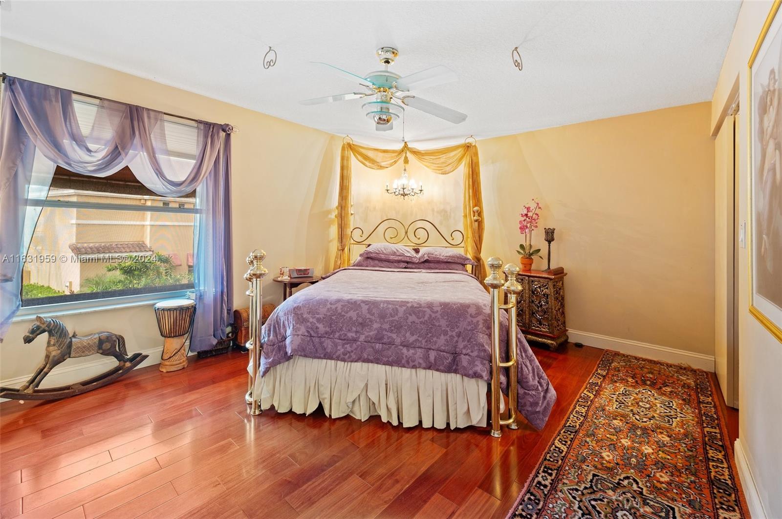 ISLAND WAY - Residential