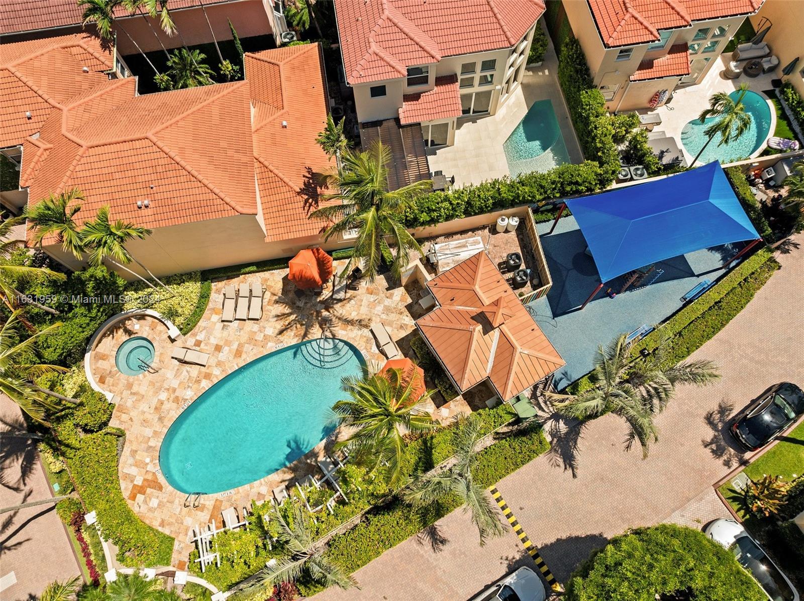 ISLAND WAY - Residential