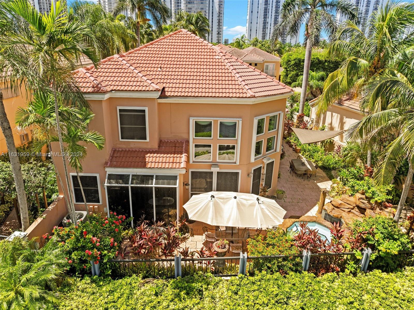 ISLAND WAY - Residential