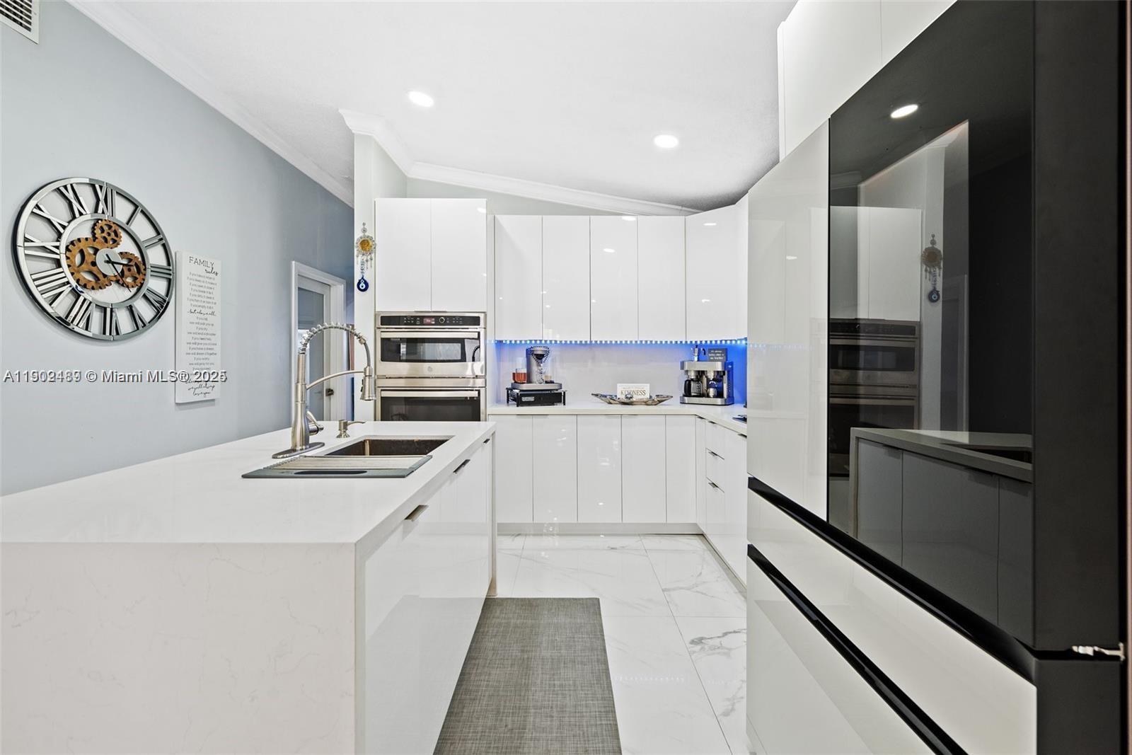 RICHARDS HOMES - Residential Lease