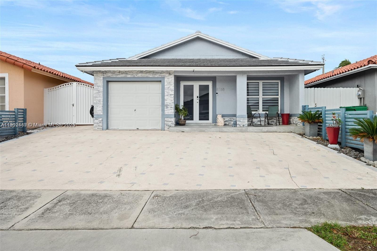 RICHARDS HOMES - Residential Lease