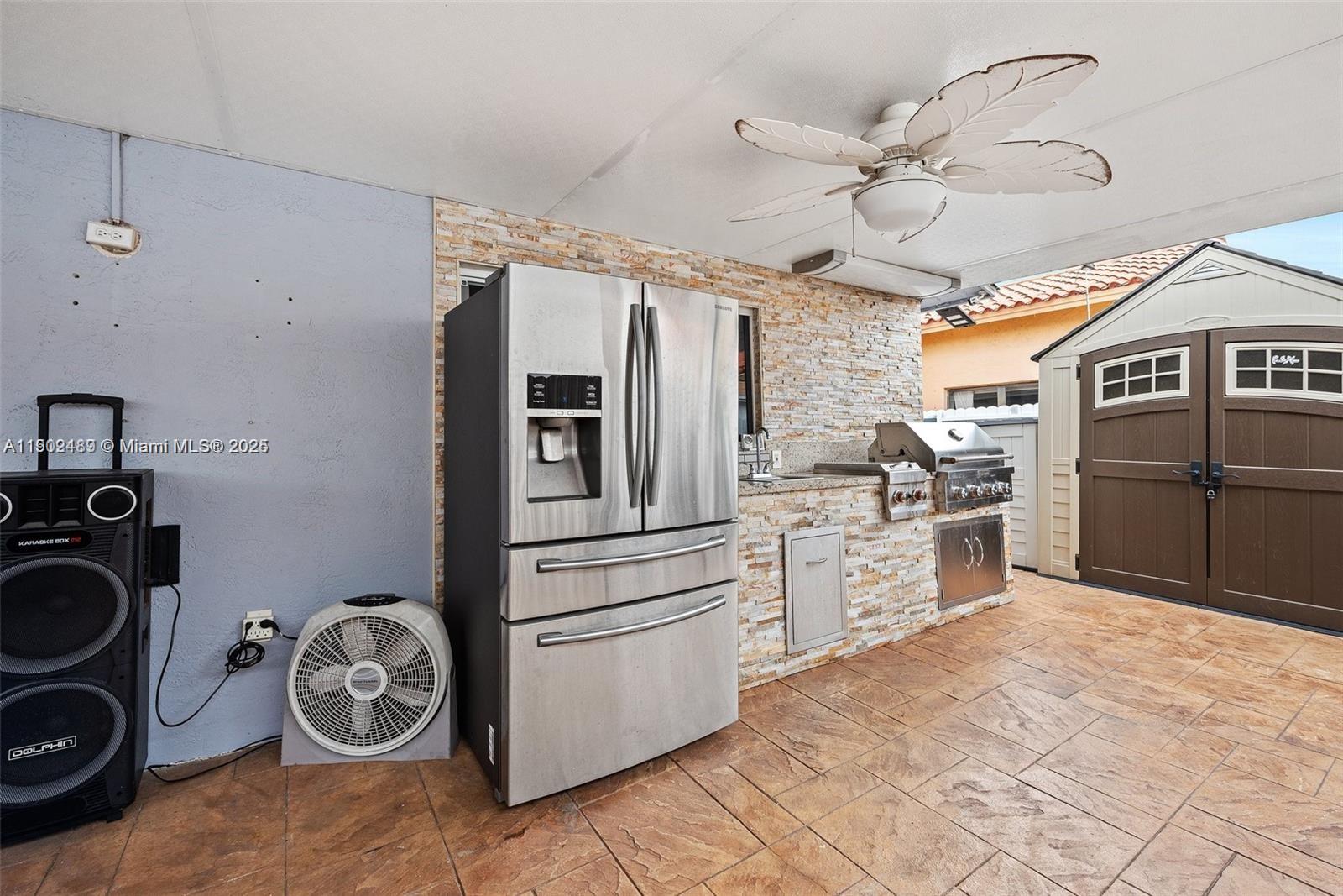 RICHARDS HOMES - Residential Lease