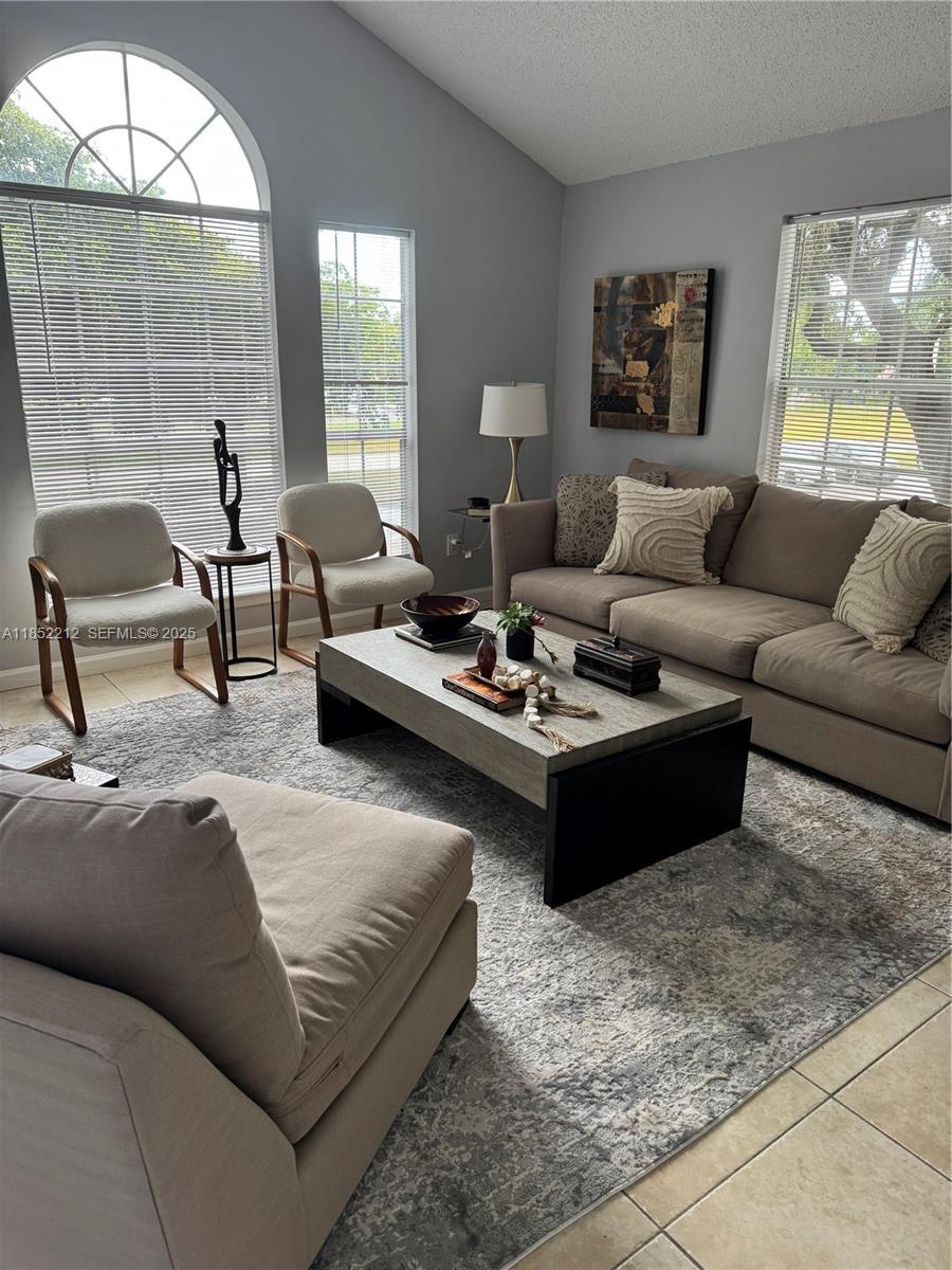 BAHIA AT DELRAY CONDO - Residential Lease