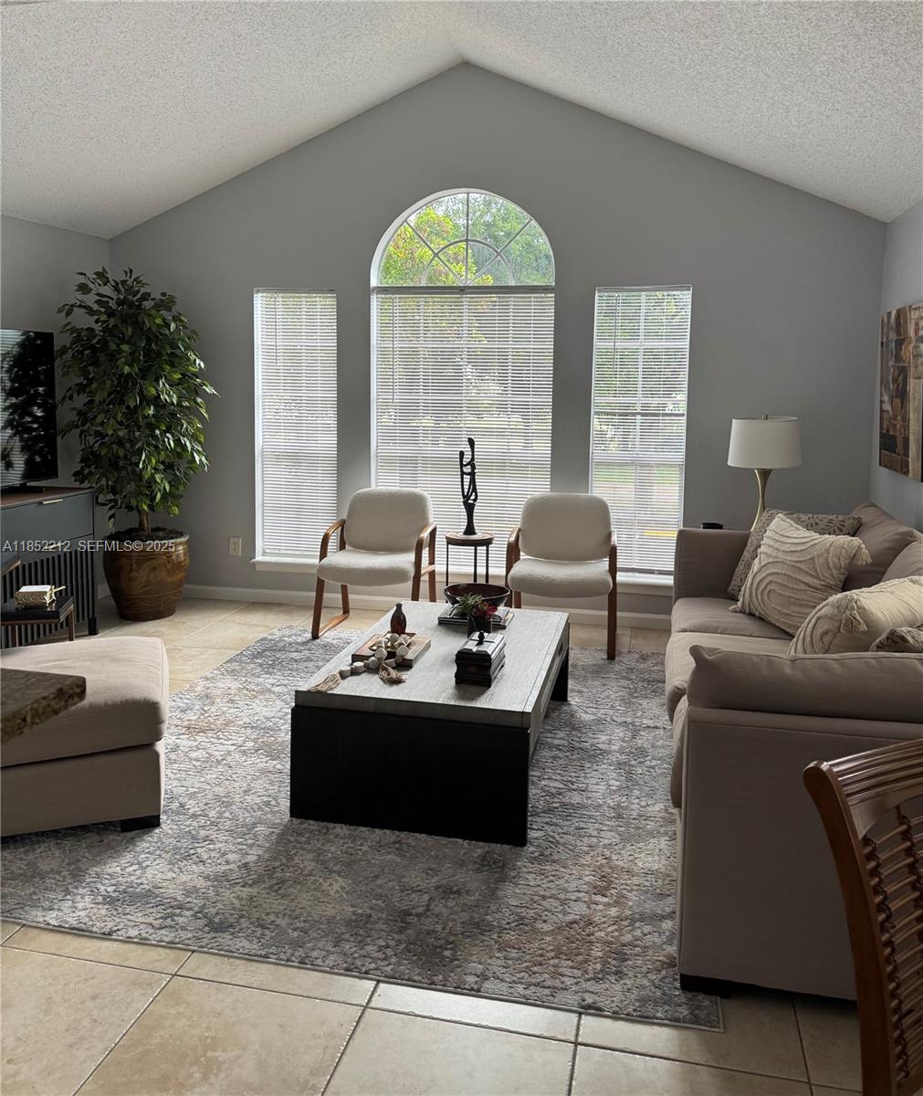 BAHIA AT DELRAY CONDO - Residential Lease