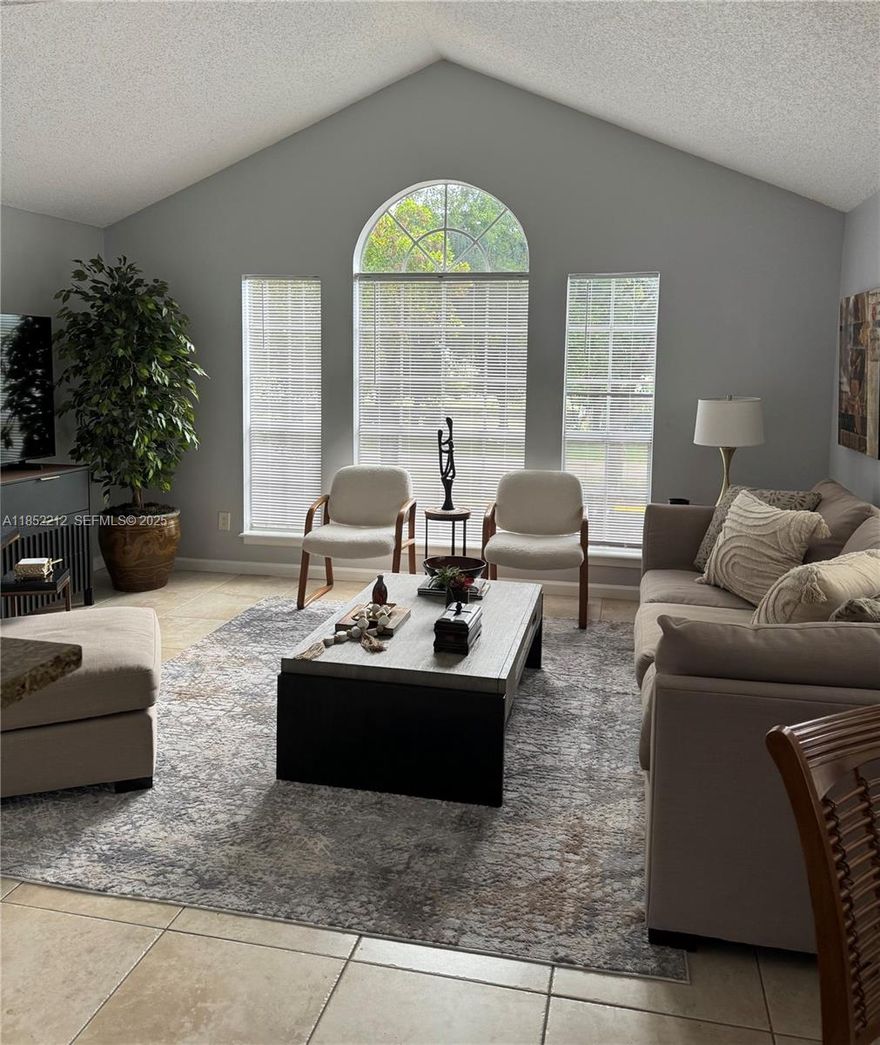 Nice fully  furnished unit at Delray Beach. Available  for 6 months for 3,250.00 including $100.00 electricity per month, , water, internet.  5 minutes away from atlantic ave and the beach,  close to restaurants, shoppings , Publix, target, 1block from I-95.
2 bedrooms with  bath, storage room., kitchen with granite countertops, stainless steel appliances, washer- dryer, open balcony.
Just need to bring your toothbrush.
Easy to show.