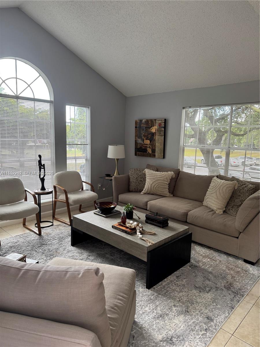 BAHIA AT DELRAY CONDO - Residential Lease