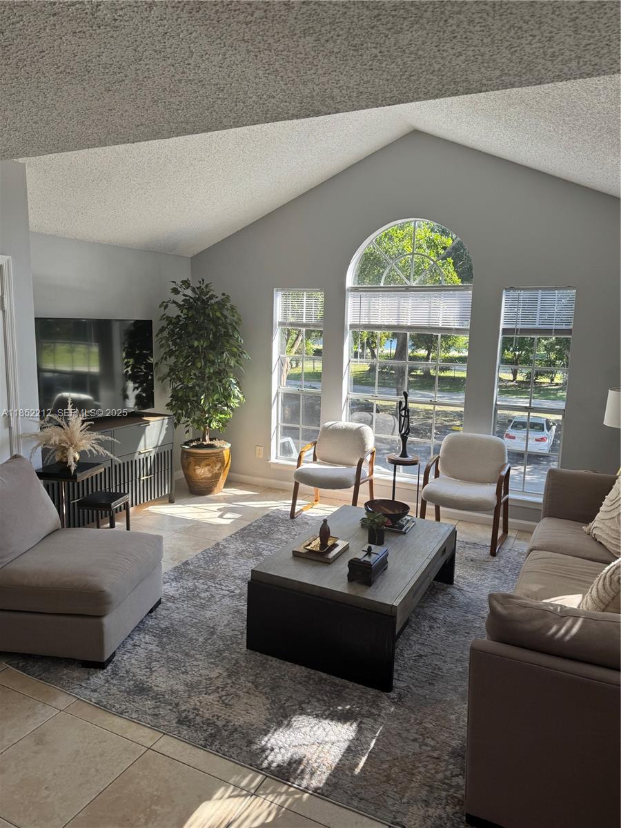 BAHIA AT DELRAY CONDO - Residential Lease