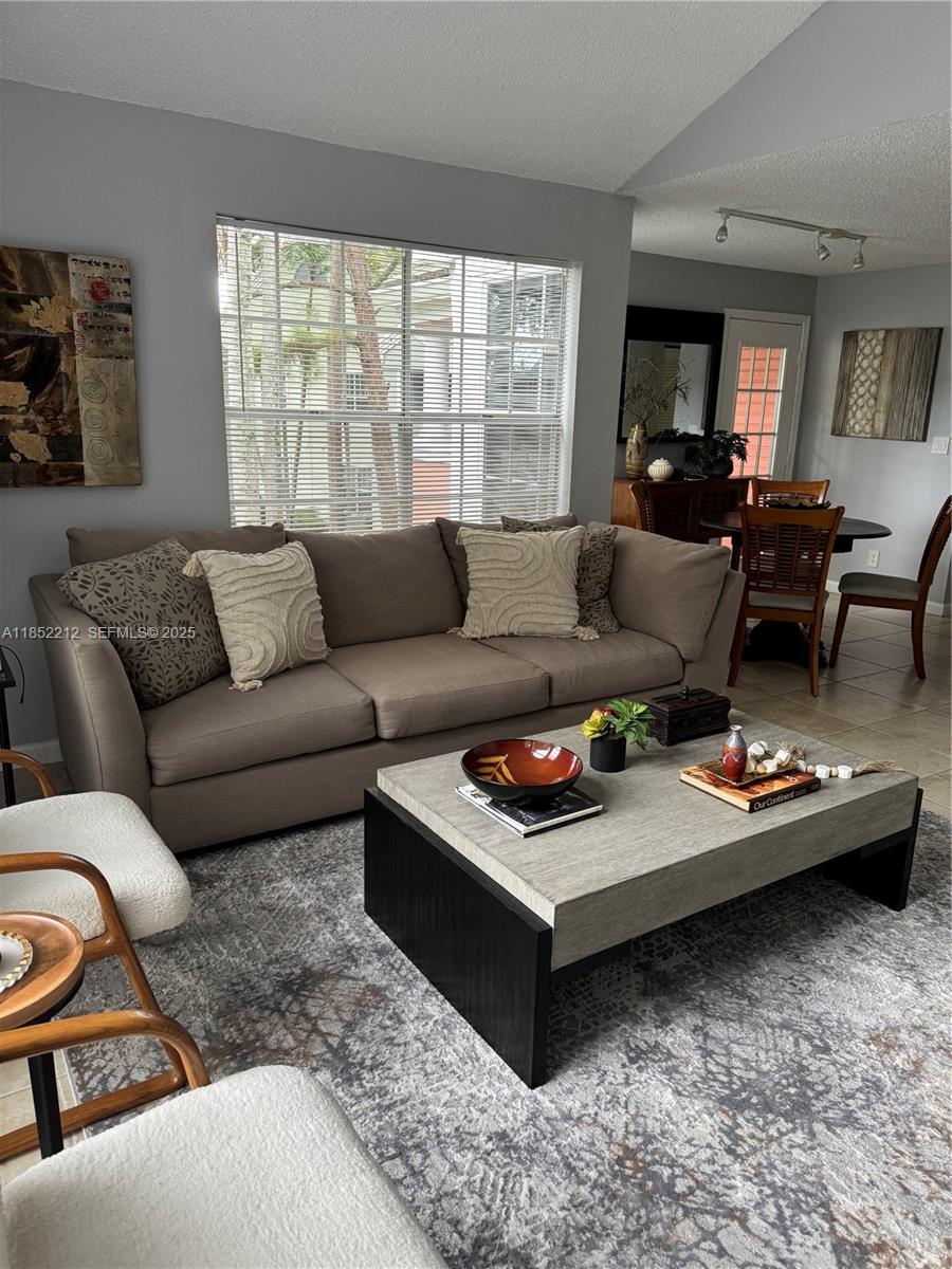 BAHIA AT DELRAY CONDO - Residential Lease