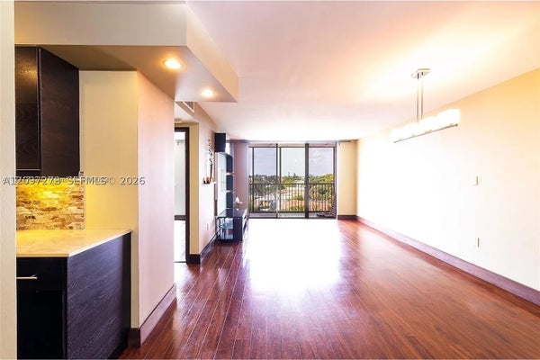 2500 NE 135TH ST # A407, NORTH MIAMI, FL 33181 - Image 736e962e348fe43130372cd4c25fa5f0/71010235