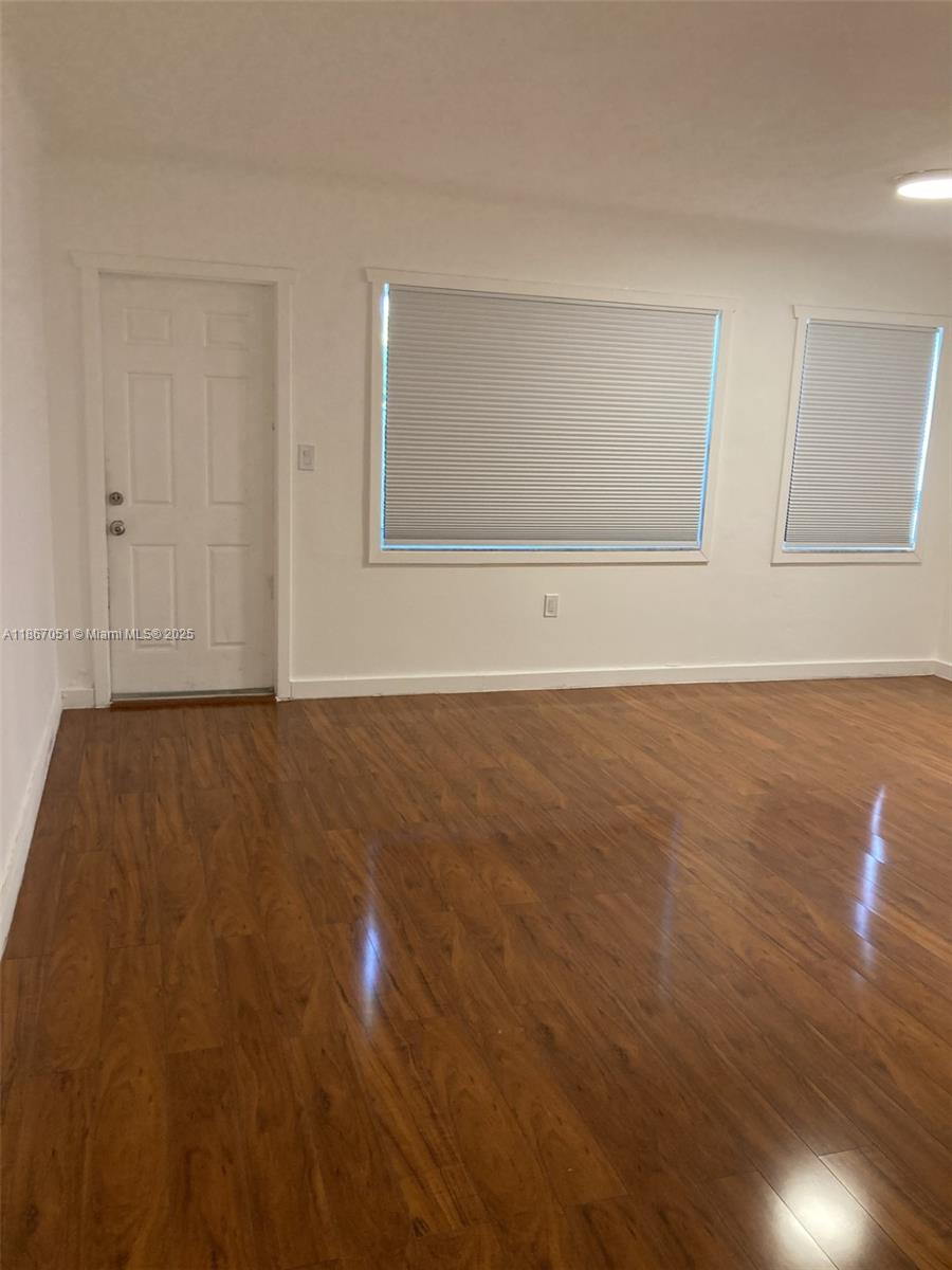 2101 Bay Dr 3