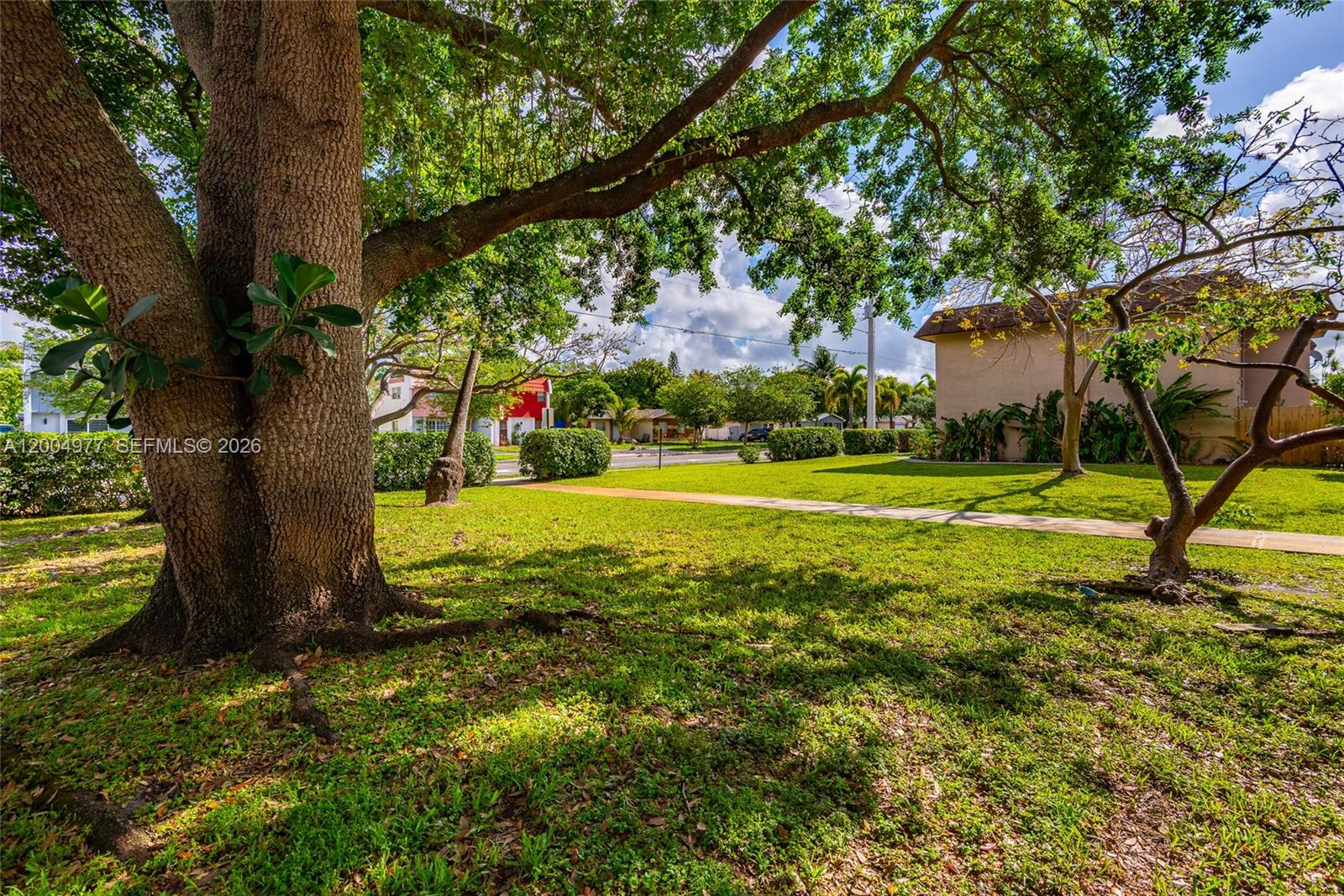 TAM OSHANTER GARDENS FAMIl - Residential