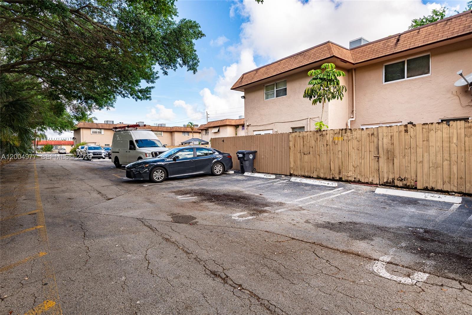 TAM OSHANTER GARDENS FAMIl - Residential