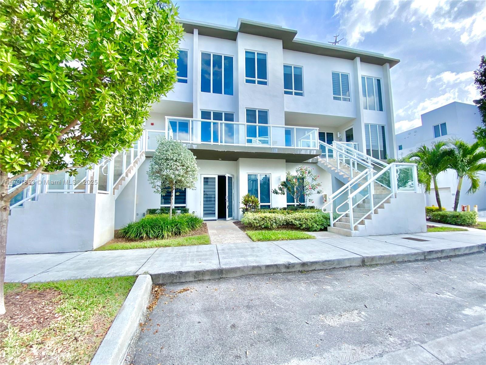6415 Nw 102nd Path 106, Doral, Miami-Dade County, Florida - 3 Bedrooms  
2 Bathrooms - 