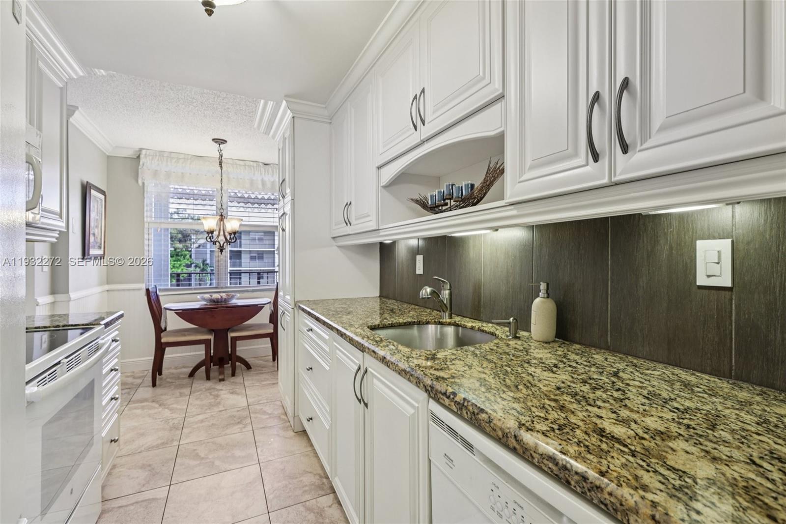 CYPRESS CHASE CONDO NO 3 - Residential