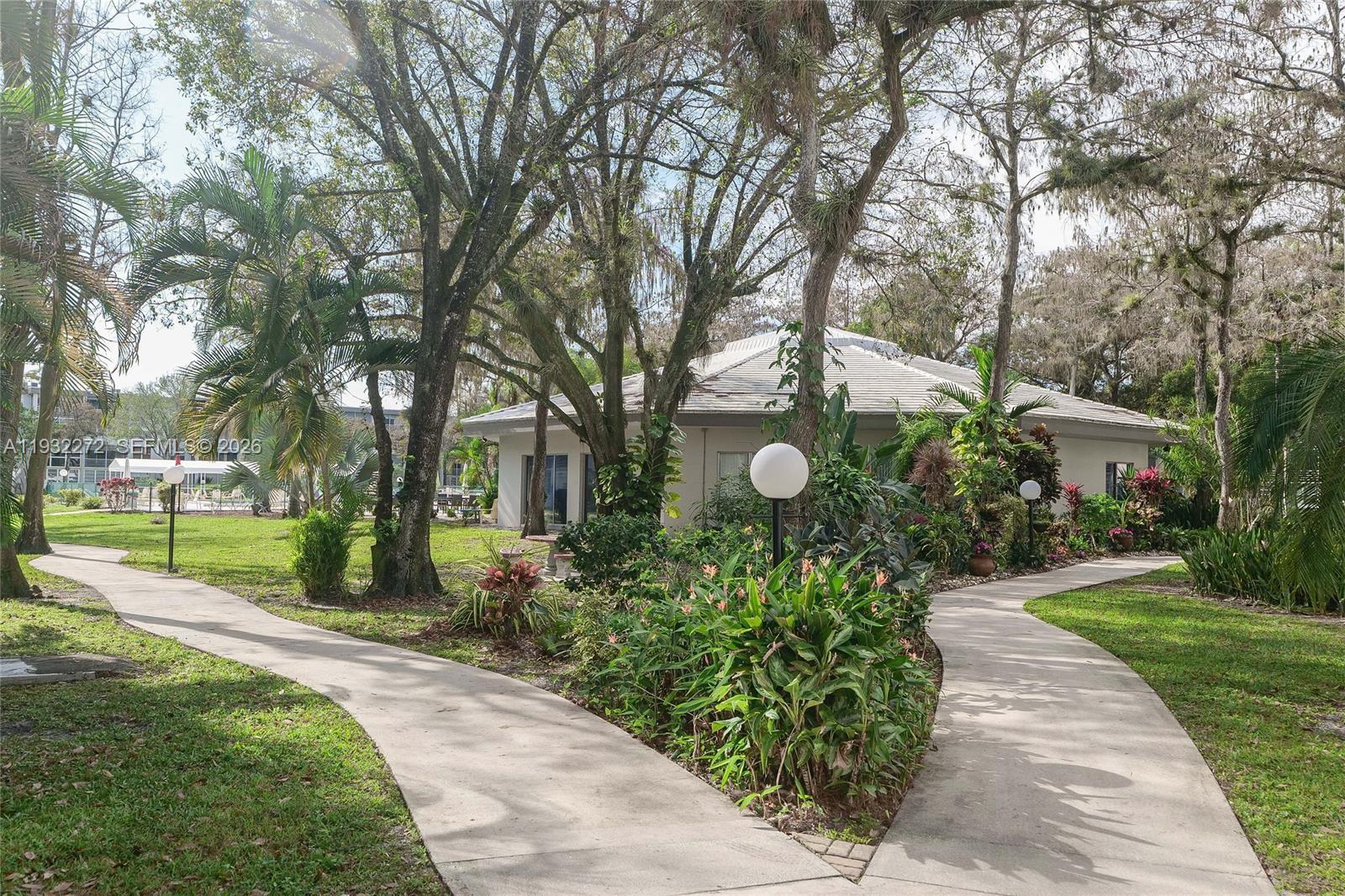 CYPRESS CHASE CONDO NO 3 - Residential