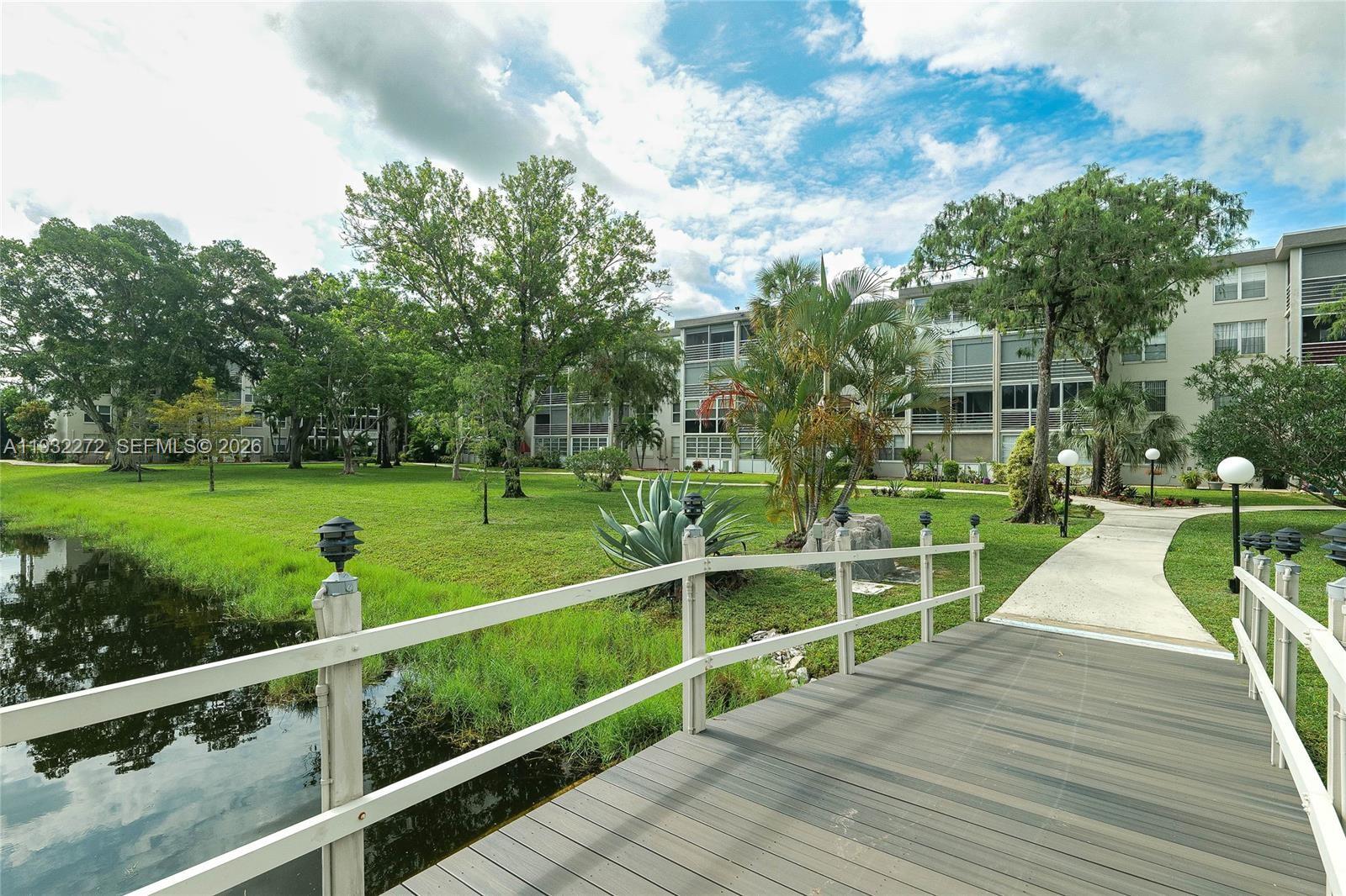 CYPRESS CHASE CONDO NO 3 - Residential