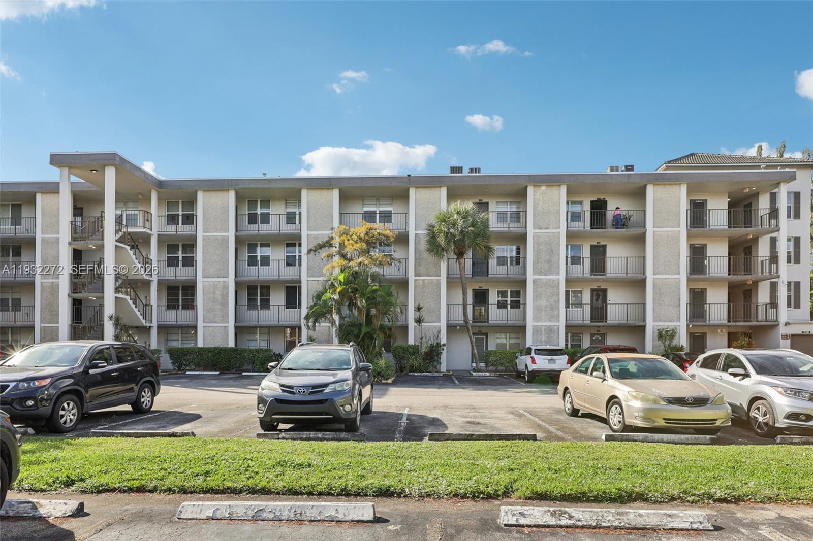 CYPRESS CHASE CONDO NO 3 - Residential