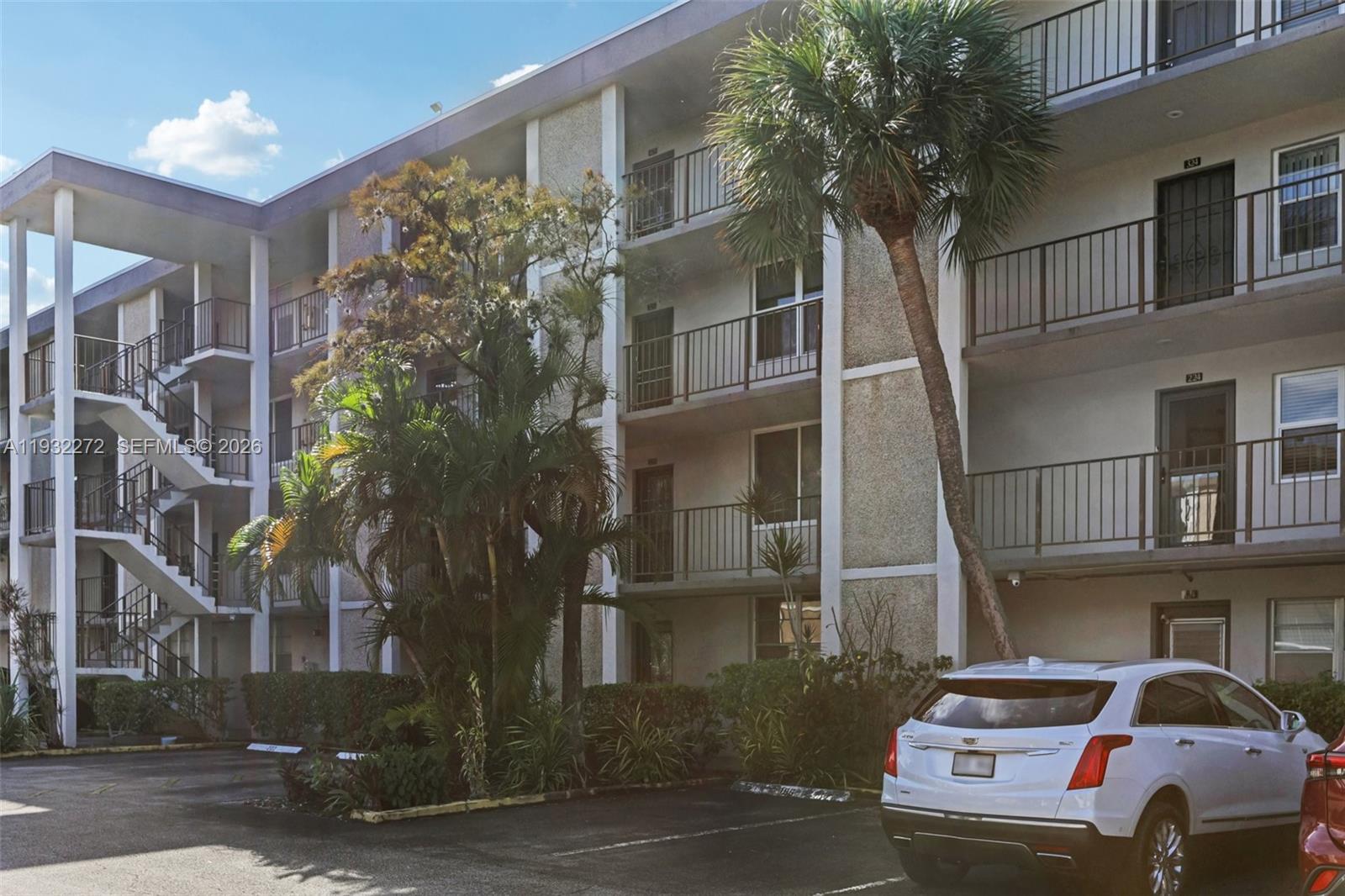 CYPRESS CHASE CONDO NO 3 - Residential