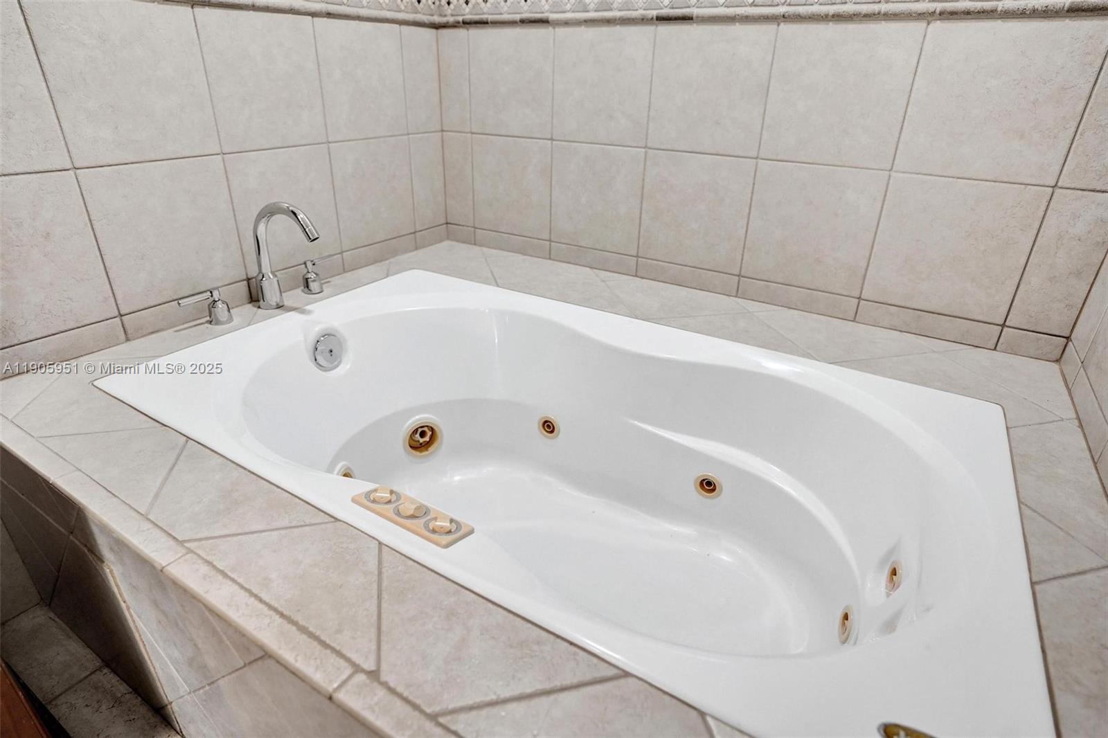 BOCA TIERRA 2ND SEC - Residential Lease