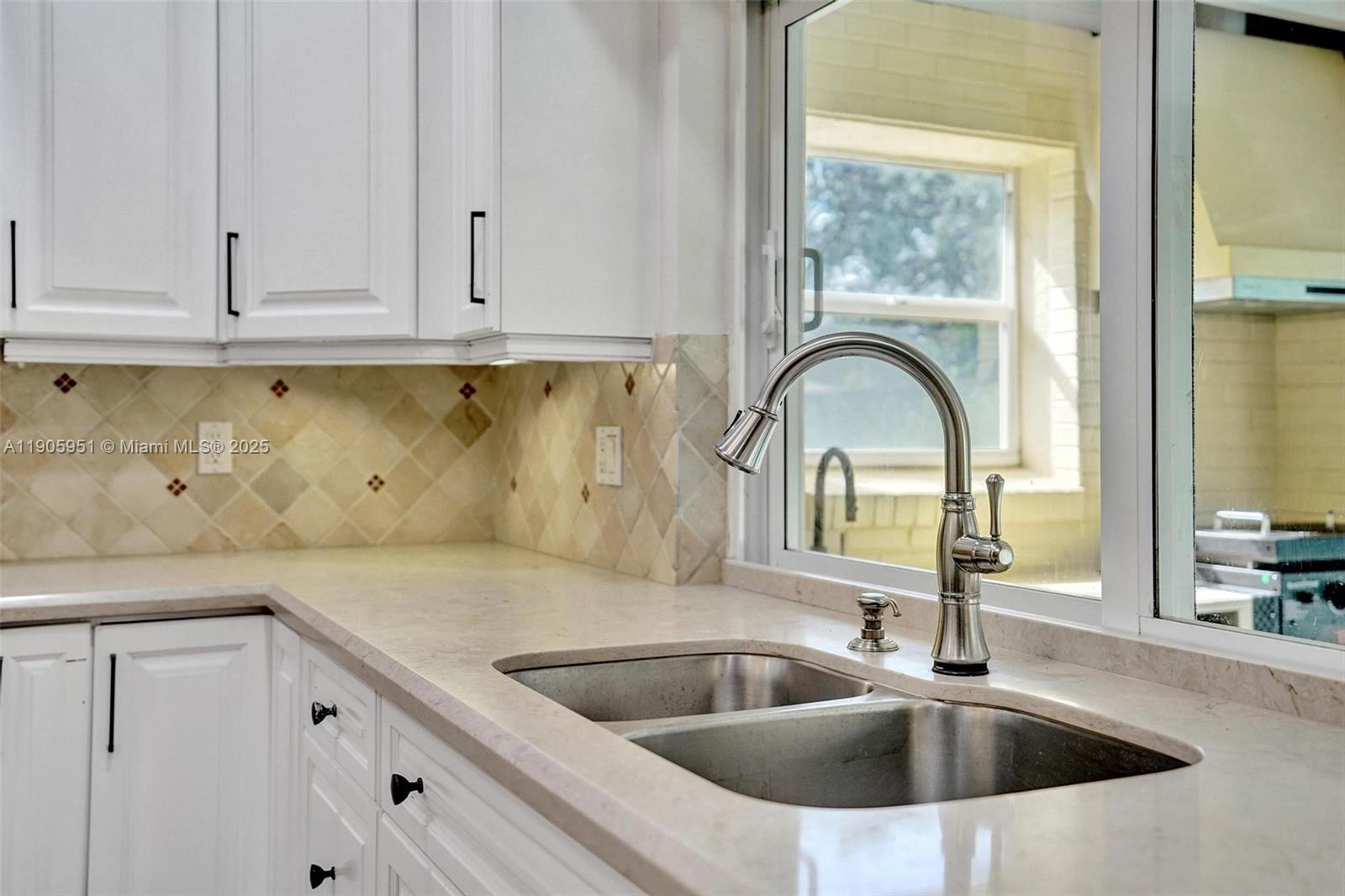 BOCA TIERRA 2ND SEC - Residential Lease