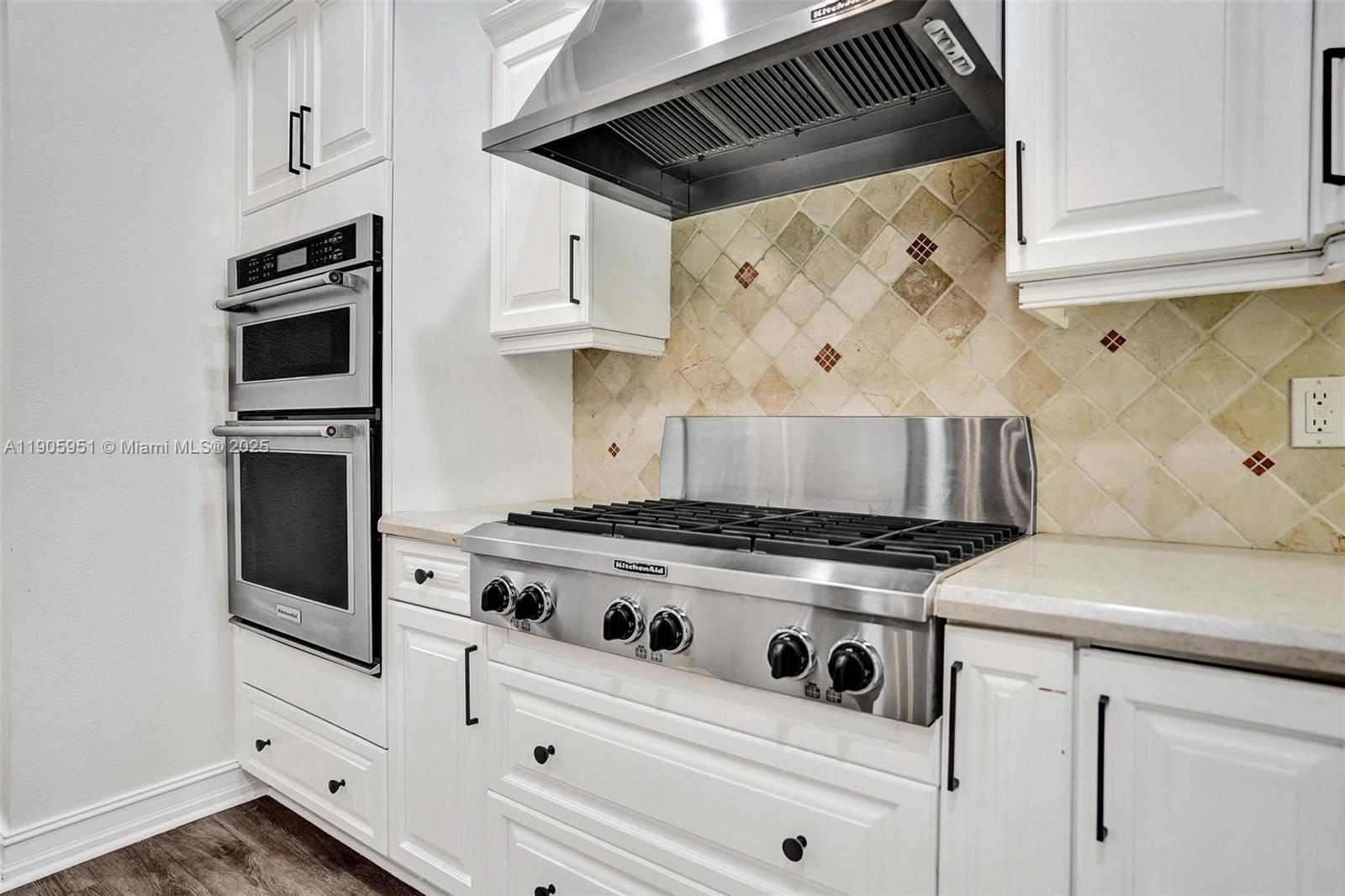 BOCA TIERRA 2ND SEC - Residential Lease