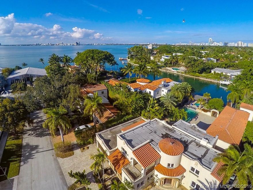 Bank owned opportunity. Spectacular Miami Beach home boosts 100 feet of water frontage and sits on 16,000 sf lot right by Biscayne Bay. Airy family room with high ceilings leads to an elegant outdoor entertaining space. 2nd floor master wing has his/her closets and a separate sitting room with cathedral windows. Sold in ASIS condition.