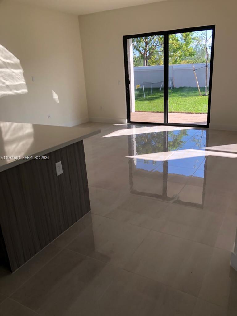 DUNNWOODY LAKE - Residential