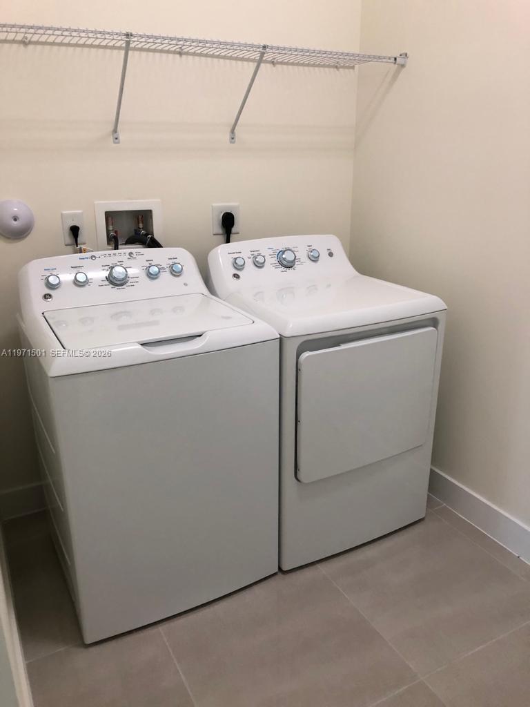 DUNNWOODY LAKE - Residential