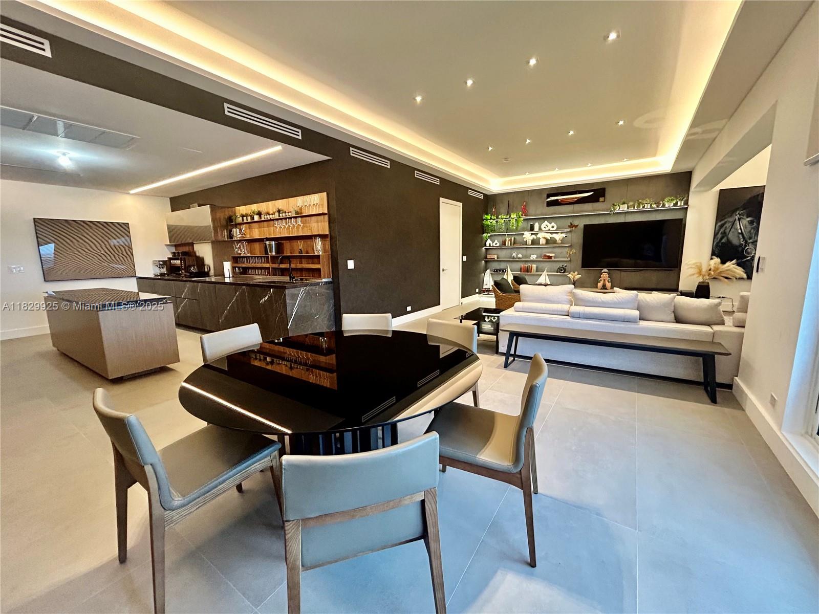 2301 Collins Ave 1634/1635, Miami Beach, FL, 33139/$3,390,000 1 2301 Collins Ave 1634/1635