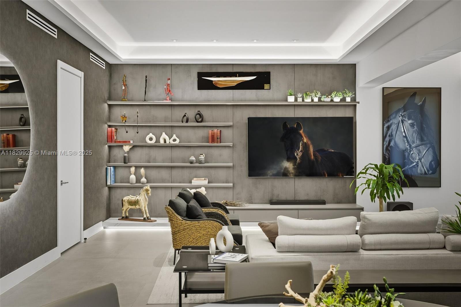 2301 Collins Ave 1634