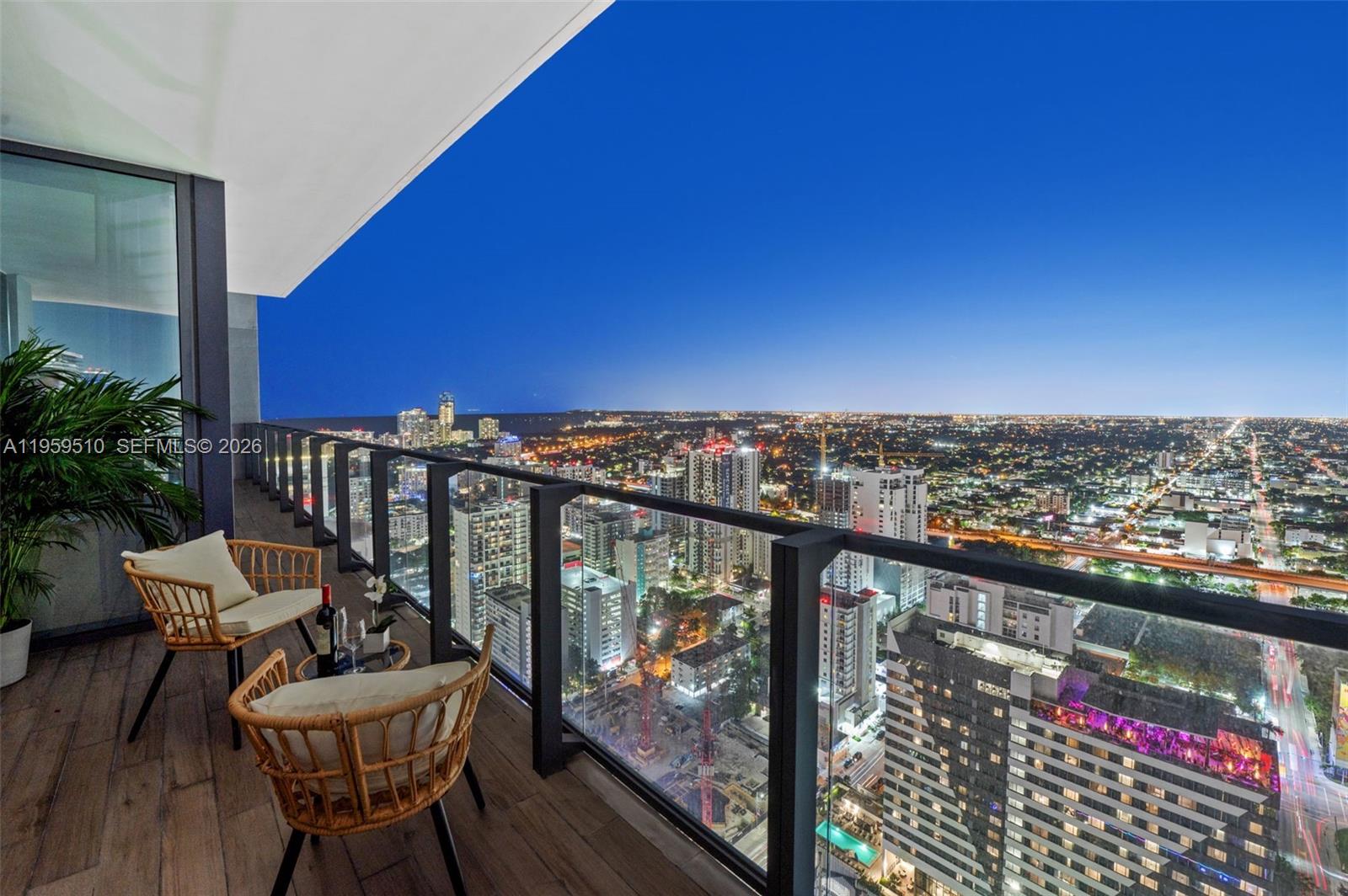 RISE CONDO - Residential