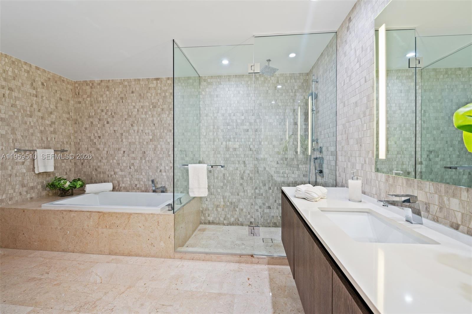 RISE CONDO - Residential