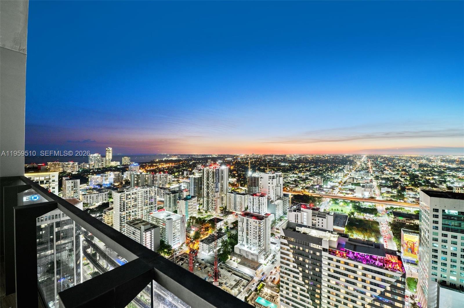 RISE CONDO - Residential