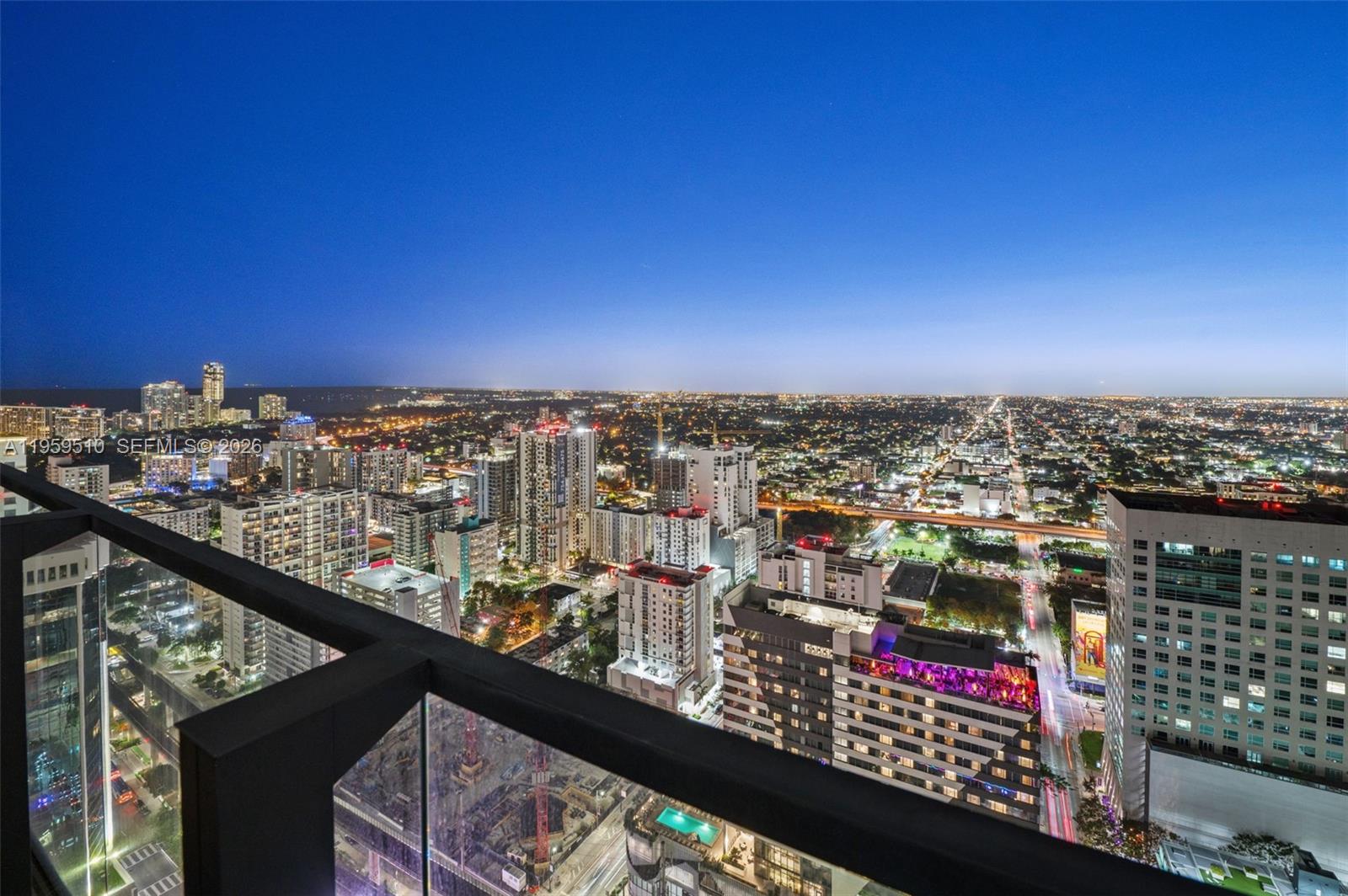 RISE CONDO - Residential