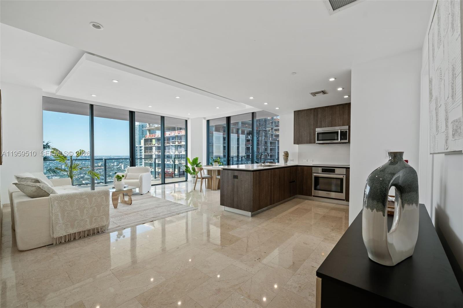 RISE CONDO - Residential