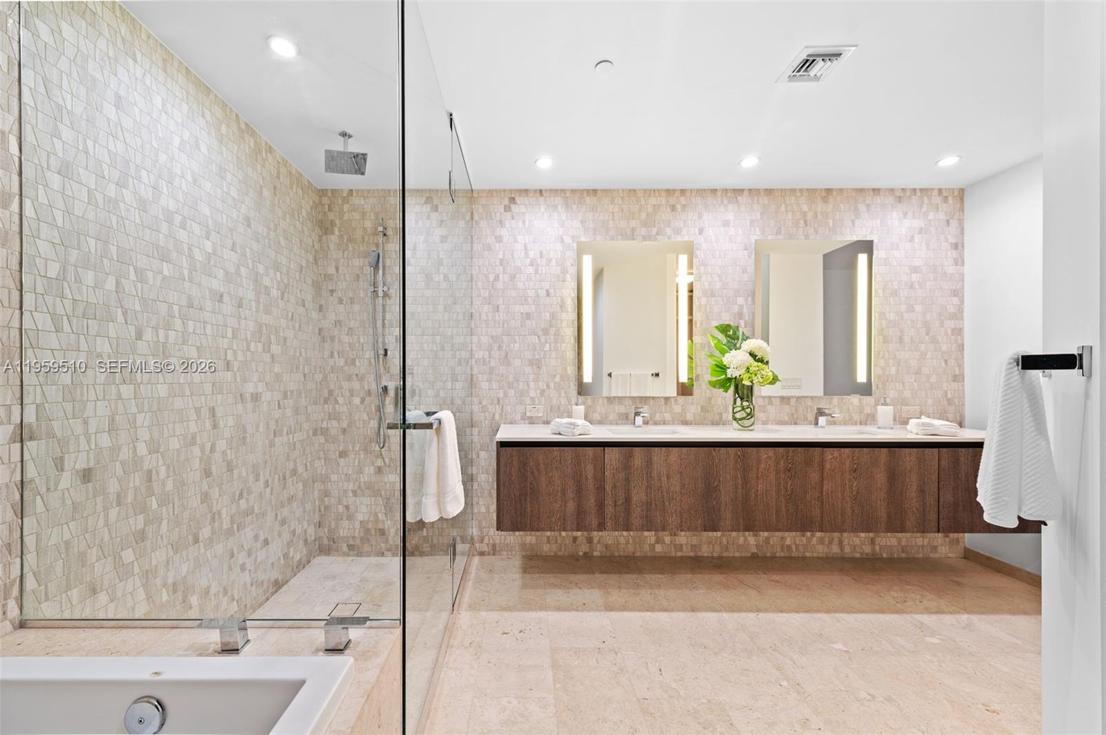 RISE CONDO - Residential