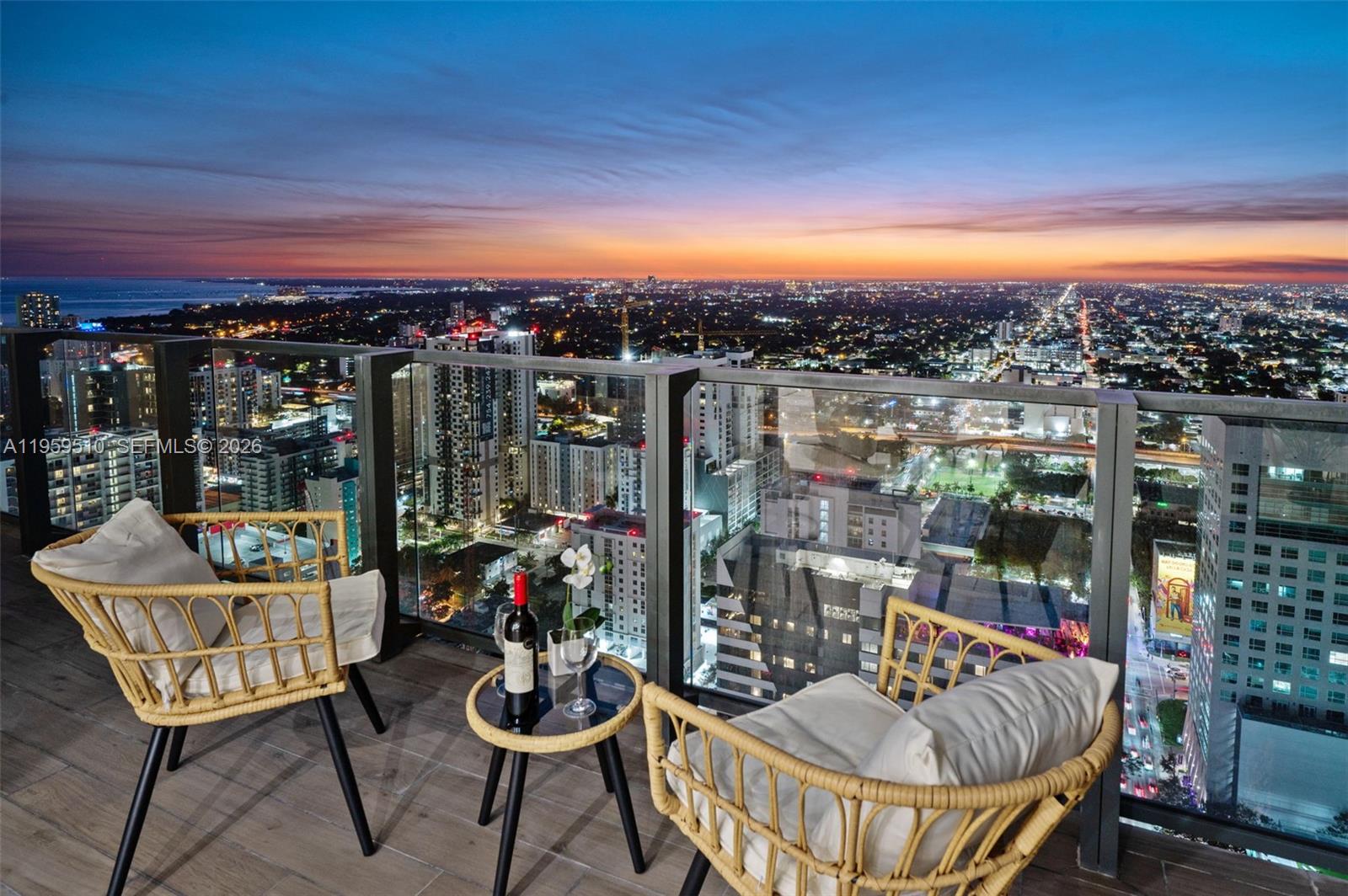 RISE CONDO - Residential