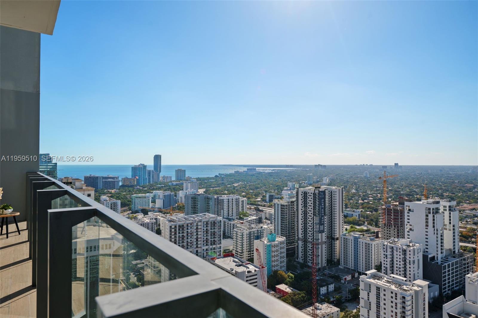 RISE CONDO - Residential