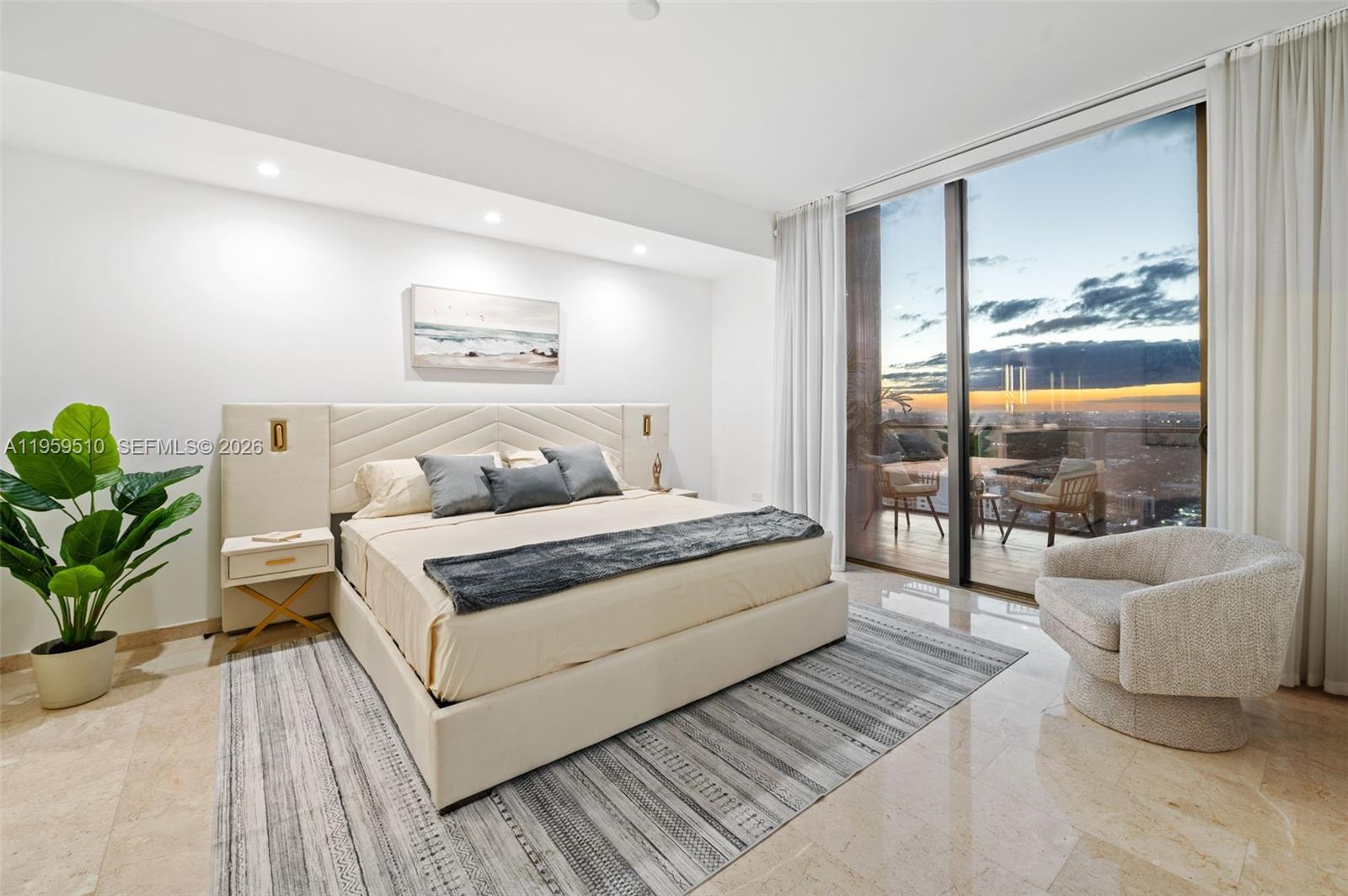 RISE CONDO - Residential