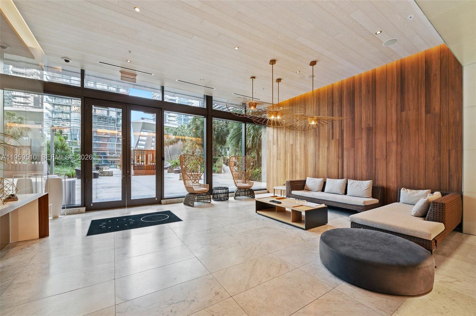 RISE CONDO - Residential