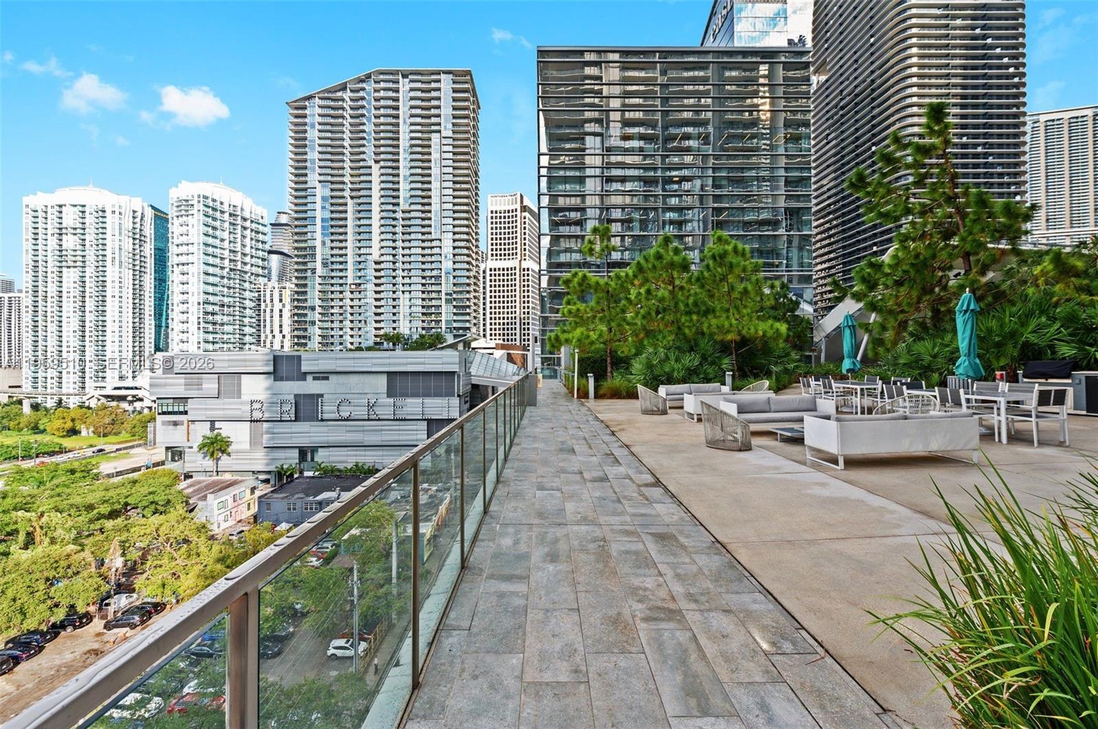 RISE CONDO - Residential