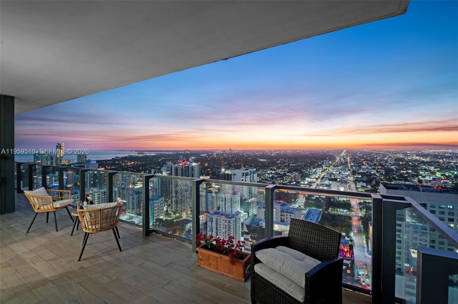 RISE CONDO - Residential