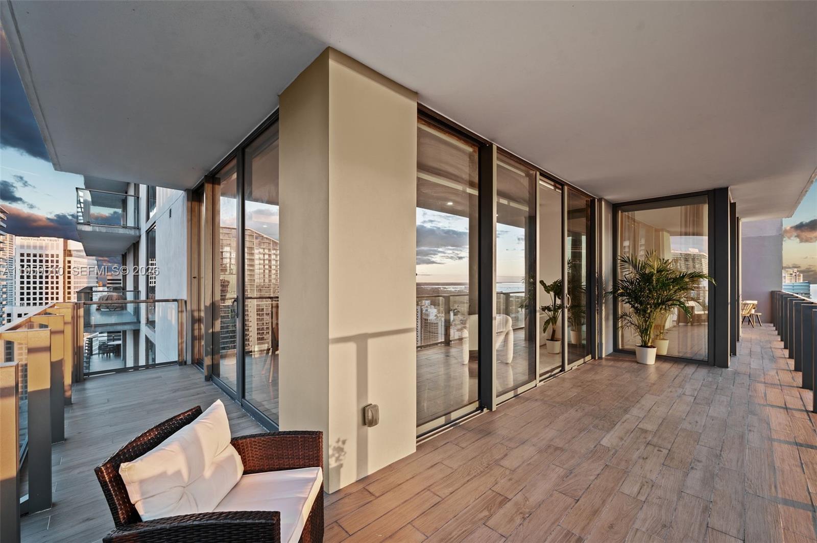 RISE CONDO - Residential