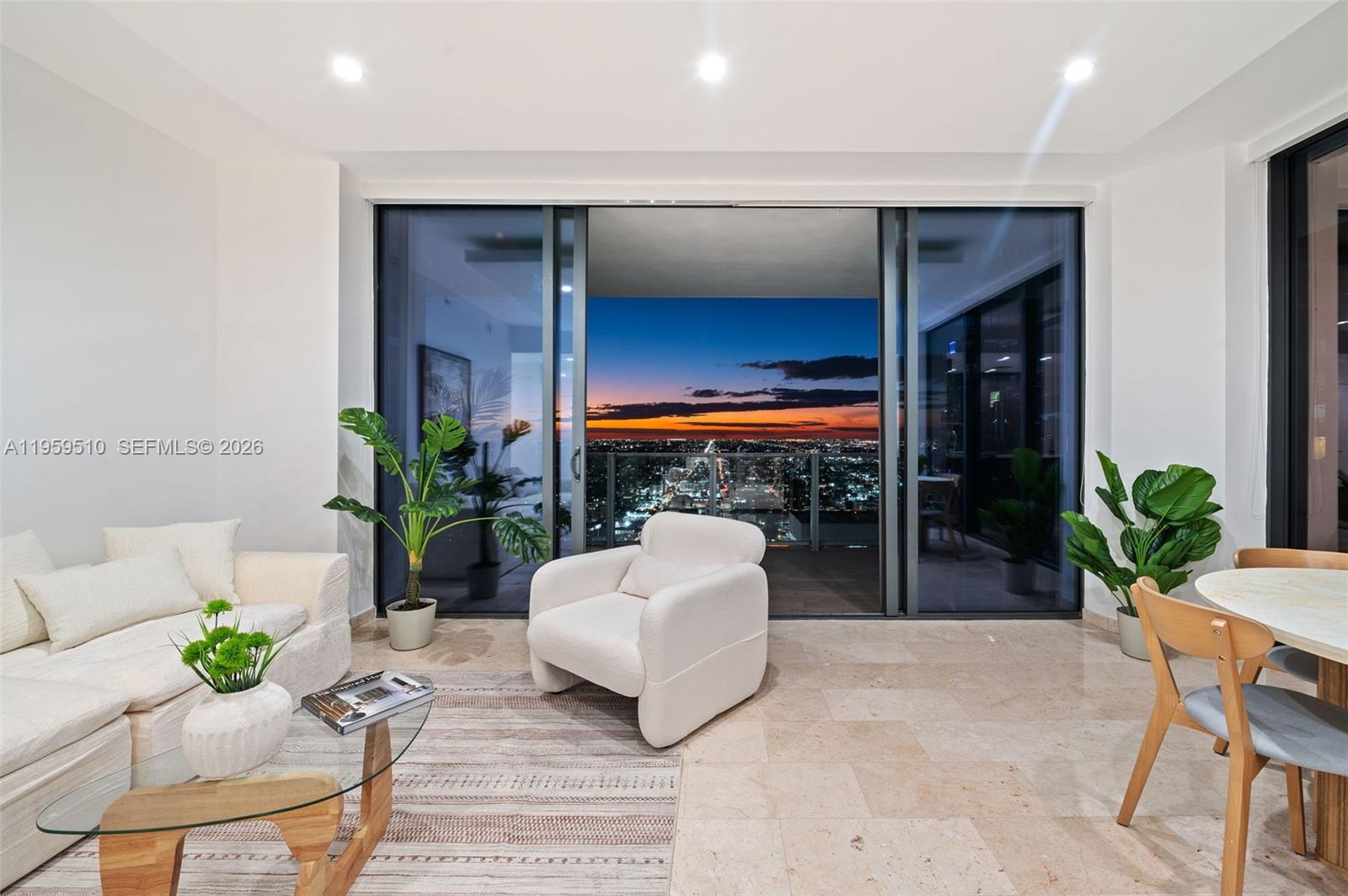 RISE CONDO - Residential