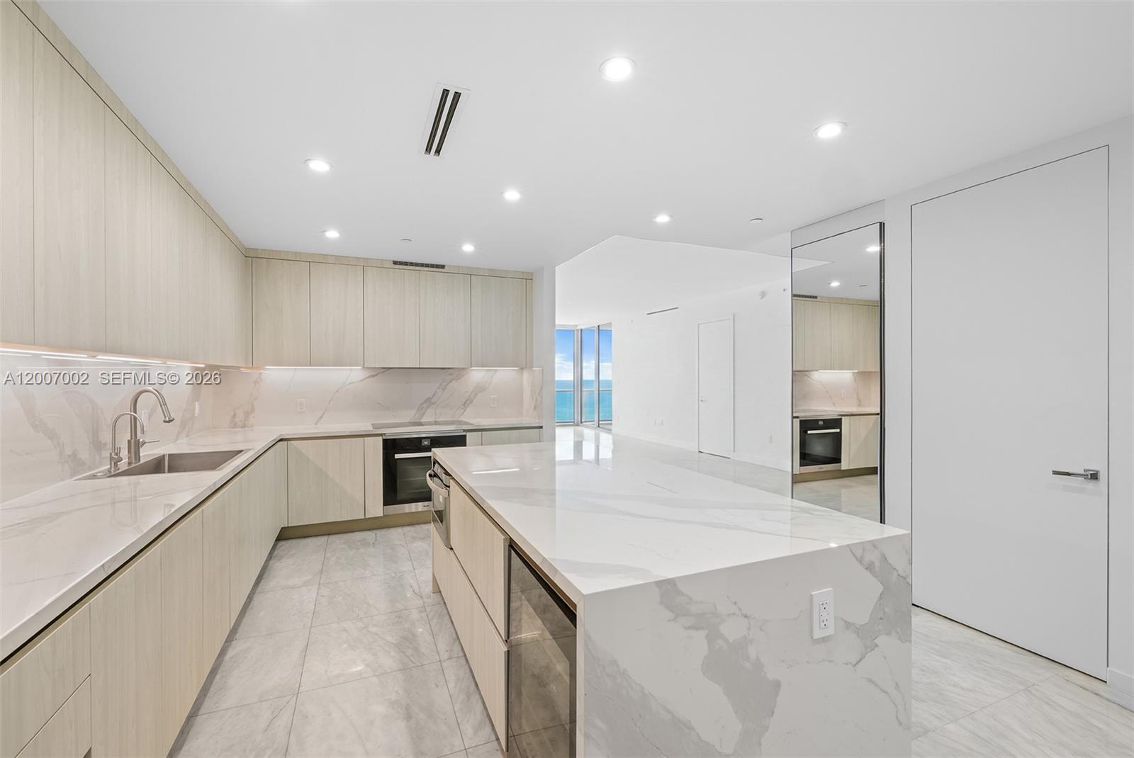 100 S Pointe Dr 2107