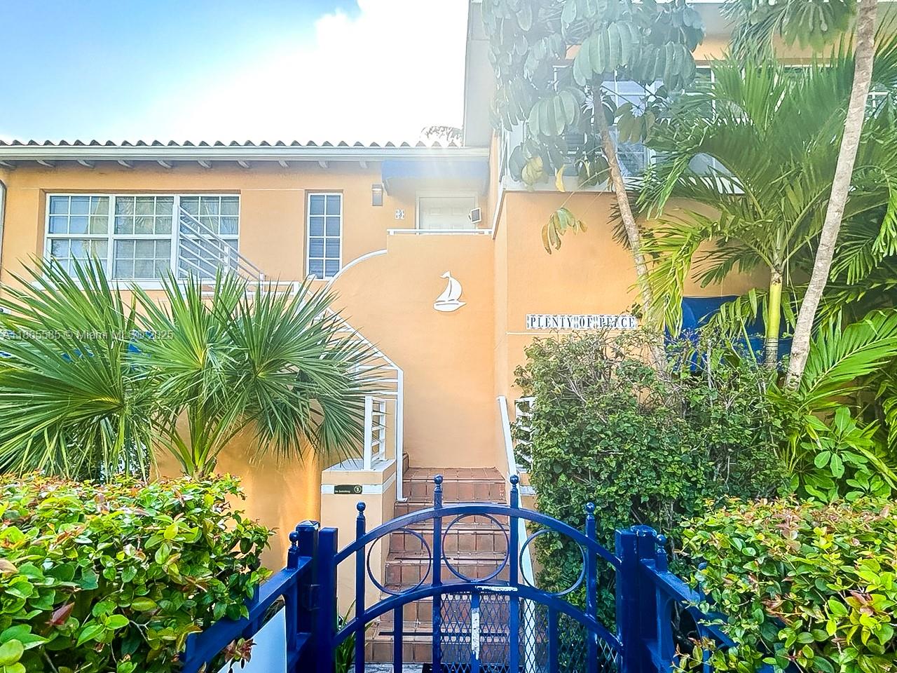 Won’t Last! Fast move-in. Centrally located 2-bed 1-bath, just one block from the North Beach Oceanside Park and the ocean. This home features a convenient floor plan, updated kitchen with stainless steel appliances, and in-unit full size washer and dryer. Enjoy the peaceful garden setting and a quiet, relaxing atmosphere while being just steps away from the restaurants, shops, and sports facilities in beautiful North Beach!