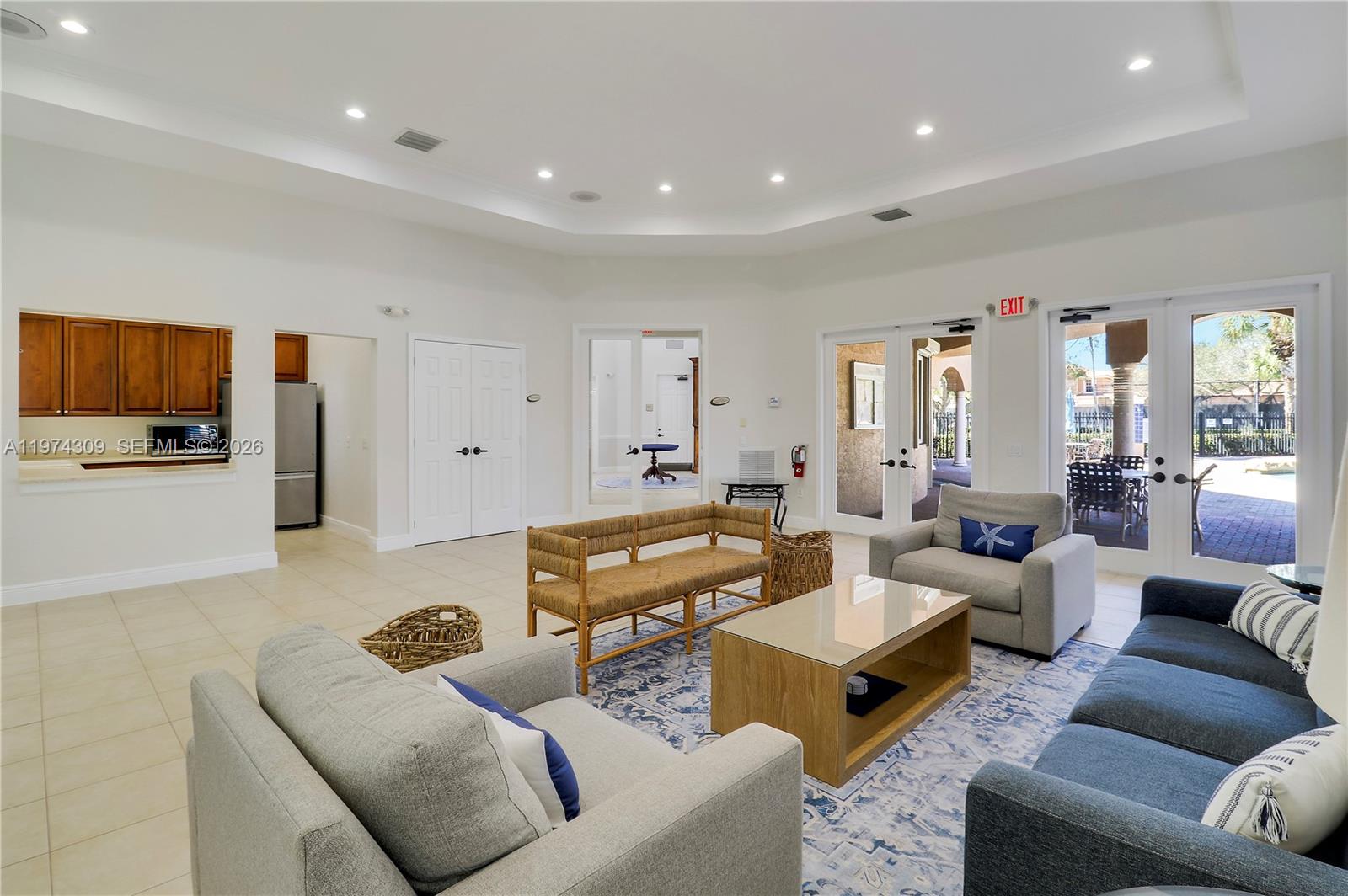 PINES ON PENNOCK LANE PUD - Residential Lease