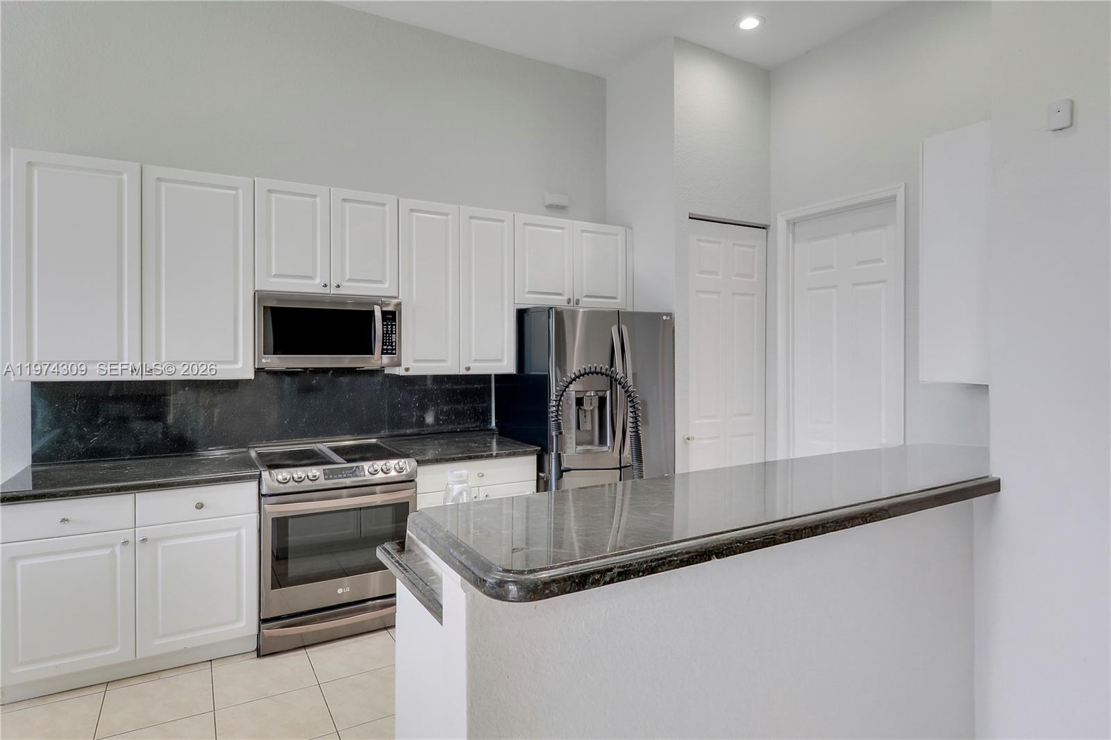 PINES ON PENNOCK LANE PUD - Residential Lease